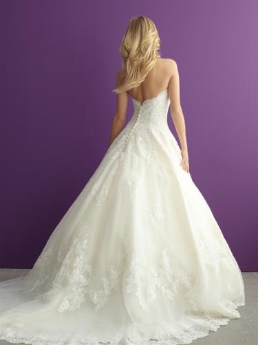 Allure Bridals menyasszonyi ruha